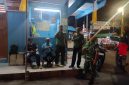 Perkuat Keamanan Rakyat, Babinsa Koramil 01/Taman Sari Gelar Siskamling Bersama Komponen Pendukung