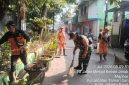 Ciptakan Lingkungan Bersih dan Nyaman, Babinsa Koramil 01/Taman Sari Gelar Karya Bakti Bersama PPSU Maphar