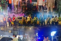 Antisipasi Gangguan Kamtibmas, Babinsa Koramil 01/TS Kawal Tiga Pilar Taman Sari Patroli Gabungan Skala Besar