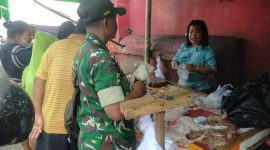 Stok Dipastikan Aman dan Stabil, Babinsa Koramil 01/Taman Sari  Pantau Harga Sembako di Pasar Pecah Kulit