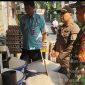 Pastikan Aman dan Stabil, Babinsa Koramil 03/GP Monitoring Stok Sembako di Pasar Slipi