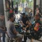 Babinsa Koramil 03/Grogol Petamburan Perkuat Sinergi dengan Ketua RT, Bangun Kewaspadaan Warga Demi Terciptanya Lingkungan Aman dan Kondusif
