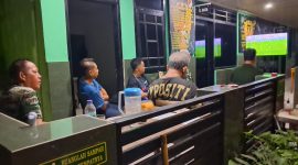 Perebutan Posisi Ketiga Piala Dunia 2026, Koramil 01/Taman Sari Nobar Kebangsaan Perkuat Kebersamaan dan Semangat Persatuan Bersama Warga