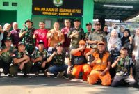 Grebek Lumpur Palmerah, Koramil 03/GP Bersama Tiga Pilar Bersihkan Saluran Air Demi Cegah Banjir dan Wujudkan Lingkungan Sehat
