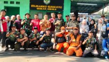 Grebek Lumpur Palmerah, Koramil 03/GP Bersama Tiga Pilar Bersihkan Saluran Air Demi Cegah Banjir dan Wujudkan Lingkungan Sehat