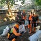Kali Gendong Bersih, Lingkungan Sehat, Sinergi Babinsa Koramil 03/GP Bersama Tiga Pilar dan Warga Tanjung Duren Utara Wujudkan Aksi Nyata