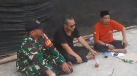 Merajut Sinergi, Babinsa Koramil 03/GP Komsos Dengan Tokoh Masyarakat Palmerah, Stabilitas Keamanan Jadi Tanggung Jawab Bersama