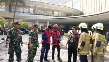 Respon Cepat Kebakaran Area Parkir Hotel Pullman, Koramil 03/GP Kerahkan Personil dan 2 Unit Water Tank TNI AD Bantu Jinakkan Si Jago Merah Dalam 30 Menit