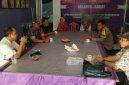 Ajak Warga Sulap Lahan Tidur Jadi Kebun Pangan, Babinsa Koramil 03/GP Komsos Perkuat Sinergi TNI-Polri dan Warga