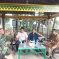 Perkuat Sinergi Kewilayahan, Babinsa Koramil 03/GP Komsos Bersama Perangkat Kelurahan dan Warga Wijaya Kusuma