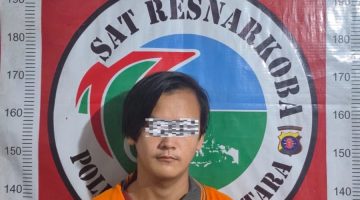 SUBUH-SUBUH DIGEREBEK! SATRESNARKOBA POLRES BARUT BEKUK PEMUDA BAWA SABU 10 GRAM DI PASAR PBB