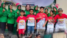 Merah Putih Berkibar, Semangat Ketua Persit KCK Ranting 2 Koramil 01/Taman Sari Bersama Pengurus dan Anak-anak Warnai Perlombaan HUT ke-81 RI Penuh Keceriaan