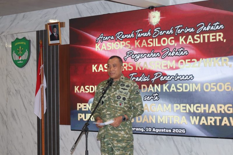 Sertijab Pejabat Staf Korem 052/Wijayakrama, Danrem Tekankan Profesionalisme dan Loyalitas Pengabdian