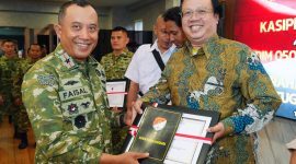 ‎Danrem 052/Wkr Brigjen TNI Faizal Rizal, S.I.P., M.I.P., memberikan Apresiasi kepada Bapak Mochamad Solichin Mitra Media Korem 052/WKR dalam rangka Perkuat Sinergi Informasi kepada Masyarakat
‎