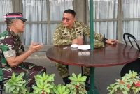 Meriahkan HUT ke-81 Kemerdekaan RI, Danramil 01/Taman Sari Dampingi Dandim 0503/JB Monitoring Pelaksanaan Kegiatan Jamuan Rakyat di Kota Tua Jakarta Barat
