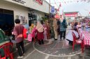 Cegah Penyakit Menular, Babinsa Koramil 03/GP Kawal Warga Grogol Ikuti Cek Kesehatan Gratis dan Penyuluhan TBC