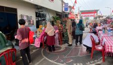 Cegah Penyakit Menular, Babinsa Koramil 03/GP Kawal Warga Grogol Ikuti Cek Kesehatan Gratis dan Penyuluhan TBC