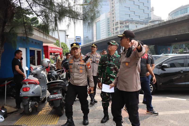 Pastikan Situasi Wilayah Tetap Aman, Dandim 0503/JB Letkol Inf Saputra Hakki, S.H., M.P.M., Sinergi Bersama Kapolres Metro Jakarta Barat Monitoring Pelaksanaan Pengamanan Aksi Unjuk Rasa 27 Agustus 2026