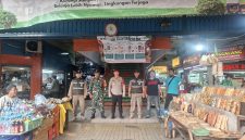 Komitmen TNI Jaga Keamanan Wilayah, Koramil 03/GP Sinergi Bersama Tiga Pilar Palmerah Gelar Apel dan Patroli Gabungan