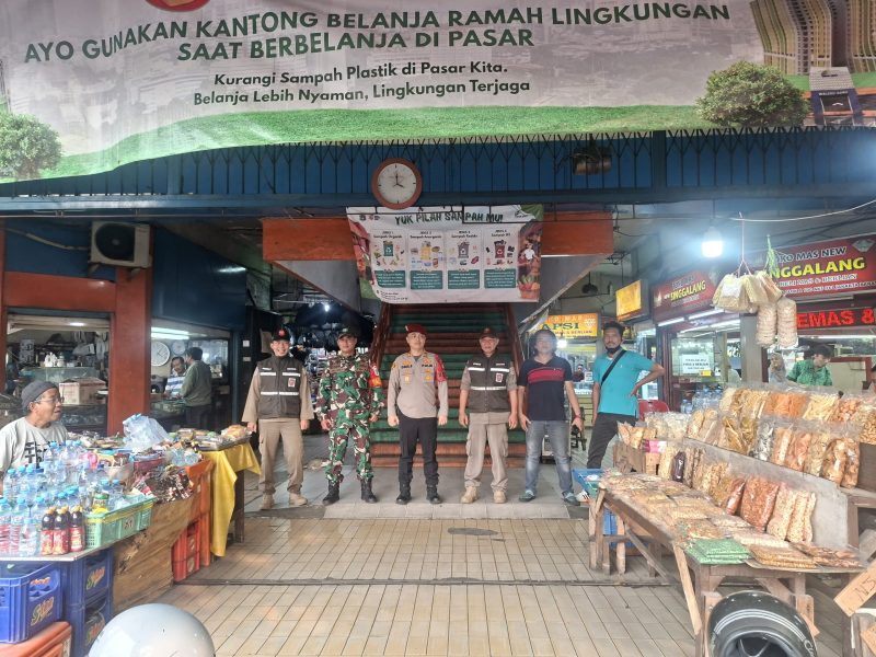 Komitmen TNI Jaga Keamanan Wilayah, Koramil 03/GP Sinergi Bersama Tiga Pilar Palmerah Gelar Apel dan Patroli Gabungan
