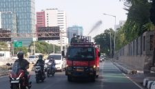 Gerak Cepat TNI AD Antisipasi Abu Vulkanik, Kodim 0503/JB Kerahkan Prajurit dan Water Tank Siram Sejumlah Ruas Jalan Jakarta Barat