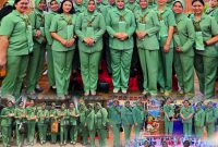 Ketua Persit KCK Ranting 2 Koramil 01/Taman Sari Ny. Yenny Manatap Rajagukguk Dampingi Ketua Persit KCK Cabang XVII Kodim 0503/JB Ny. Novi Saputra Hakki Hadiri Bazar TNI