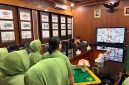 Pengurus Persit KCK Ranting 4 Koramil 03/GP Seksi Ekonomi Ny. Umi Andri Ikuti Zoom Meeting Pelatihan Administrasi Keuangan