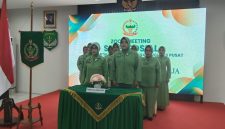 Pengurus Seksi Sosial Persit KCK Ranting 4 Koramil 03/GP Ikuti Zoom Meeting Bersama Persit KCK Cabang XVII Kodim 0503/JB