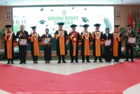 Dua Penghargaan Sekaligus, Brigjen TNI Mohamad Iswan Nusi Raih Predikat Lulusan Terbaik Magister FISIP Unjani