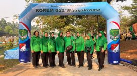 Ketua Persit KCK Ranting 2 Koramil 01/Taman Sari Beserta Pengurus dan Anggota Ikuti Olahraga Bersama Korem 052/Wkr di NICE PIK 2