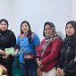 Ketua Persit KCK Ranting 4 Koramil 03/GP Tunjukkan Kepedulian, Jenguk Putri Anggota yang Dirawat di Rumah Sakit