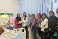 Wujudkan Kepedulian dan Solidaritas, Ketua Persit KCK Ranting 4 Koramil 03/GP Ny. Nita Tri Atmojo Besuk Sertu Dhany Firmansyah